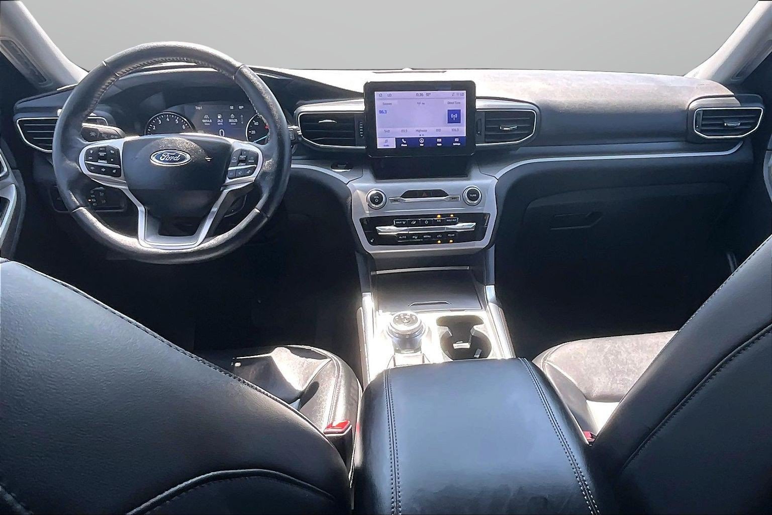Certified 2024 Ford Explorer XLT w/ Equipment Group 202A AWD/4WD image 14