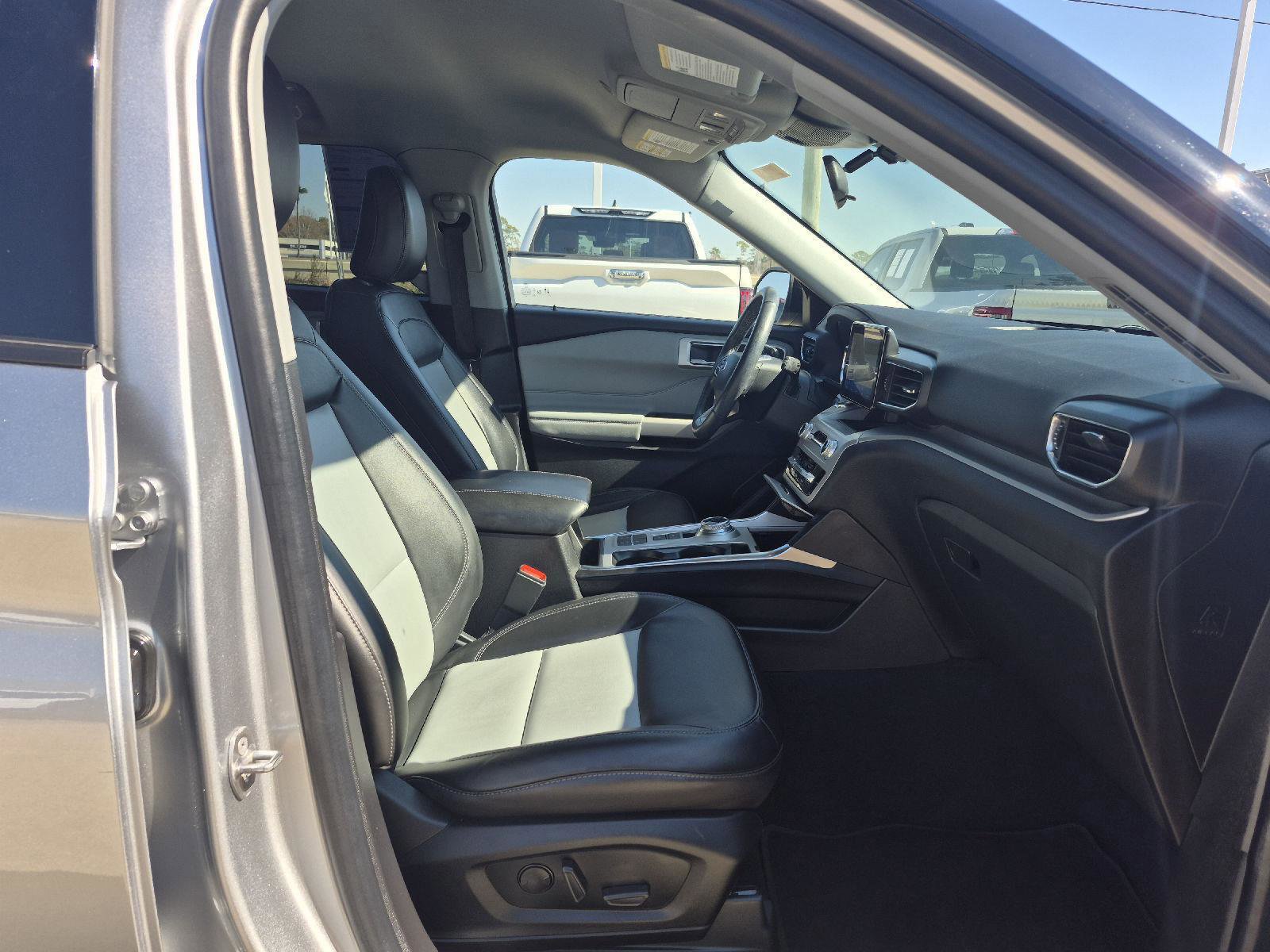 Certified 2022 Ford Explorer XLT w/ Equipment Group 202A image 26