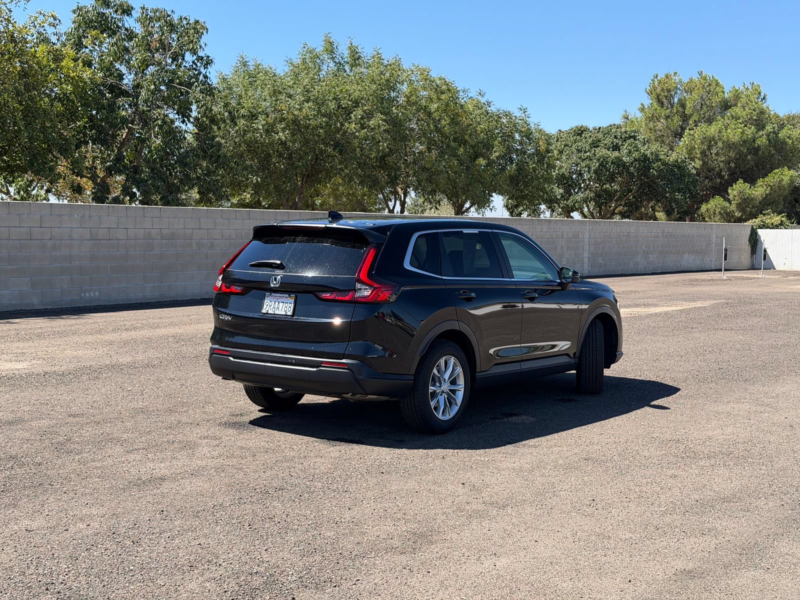 Used 2025 Honda CR-V EX image 3