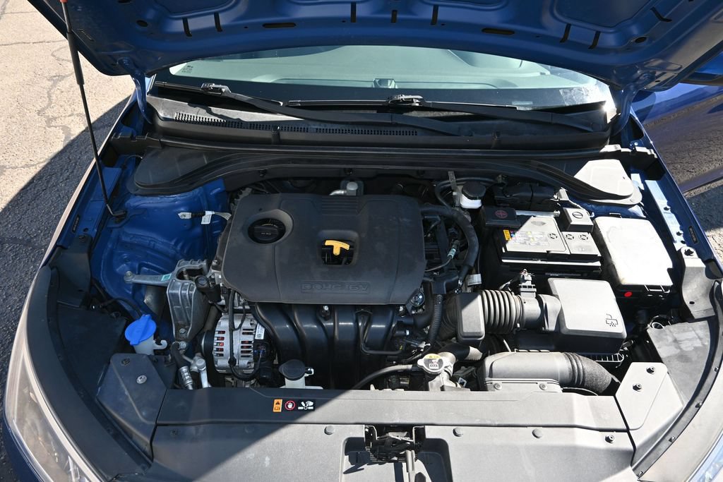 Used 2020 Hyundai Elantra SE FWD image 25