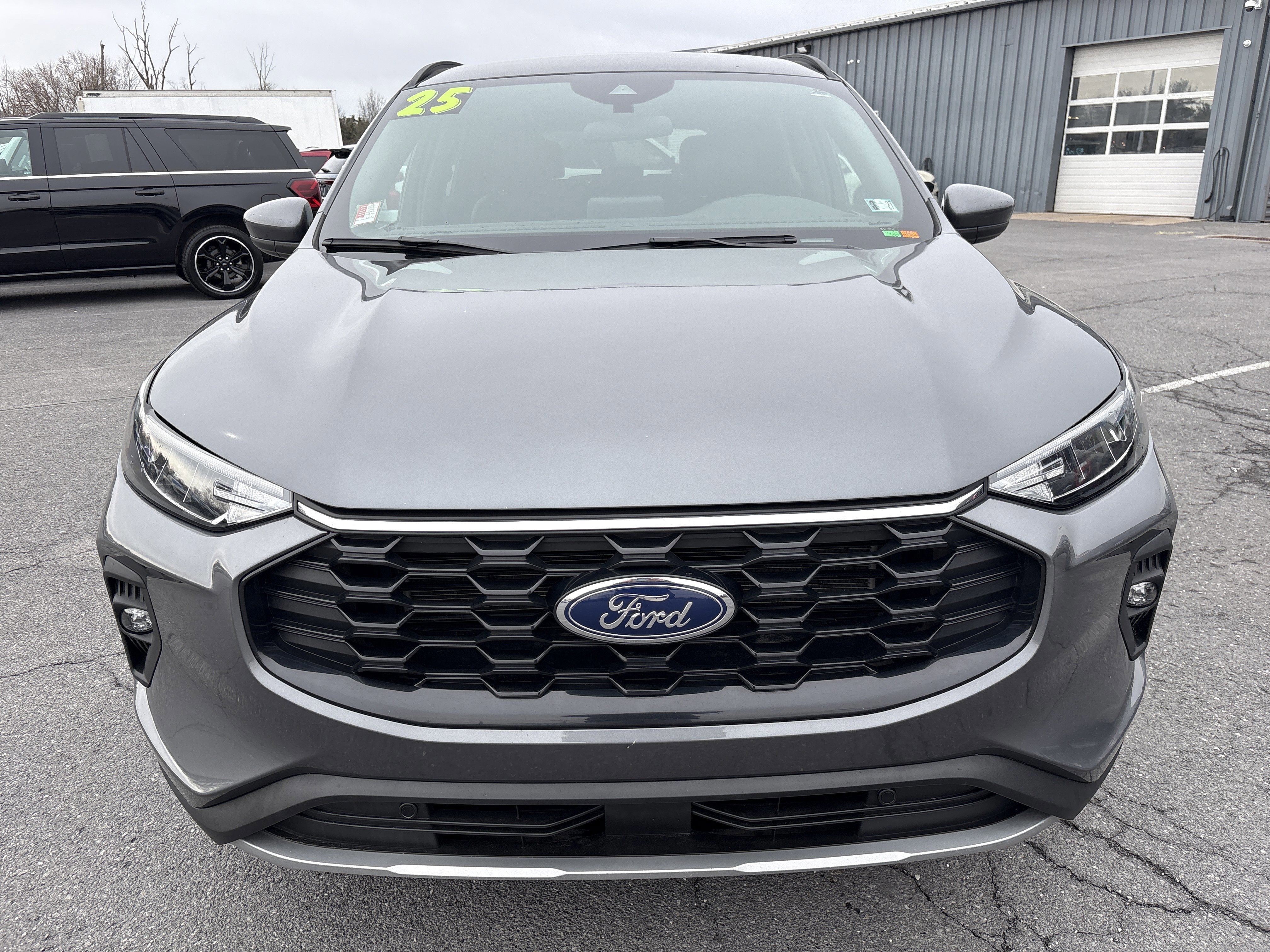 Certified 2025 Ford Escape ST-Line Select AWD/4WD image 8