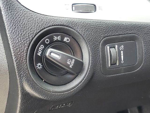 Used 2019 Dodge Journey SE image 9