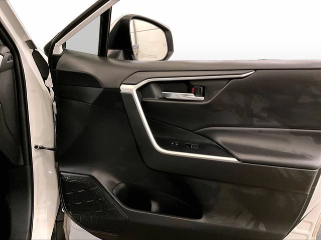 Used 2022 Toyota RAV4 XLE w/ XLE Grade Weather Package AWD/4WD image 23