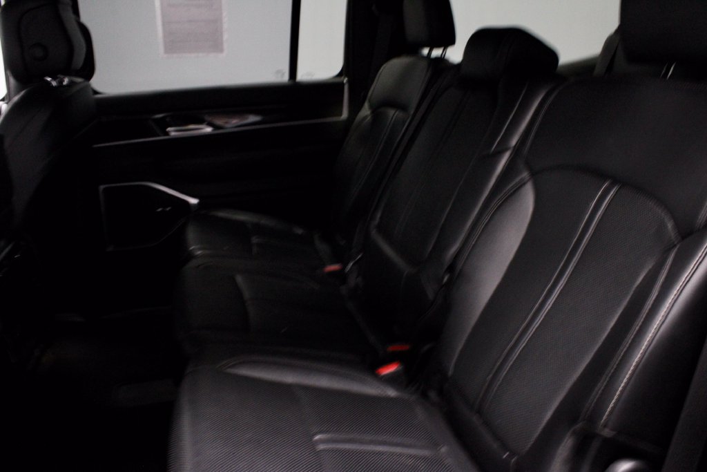 Used 2023 Jeep Wagoneer 2WD image 22
