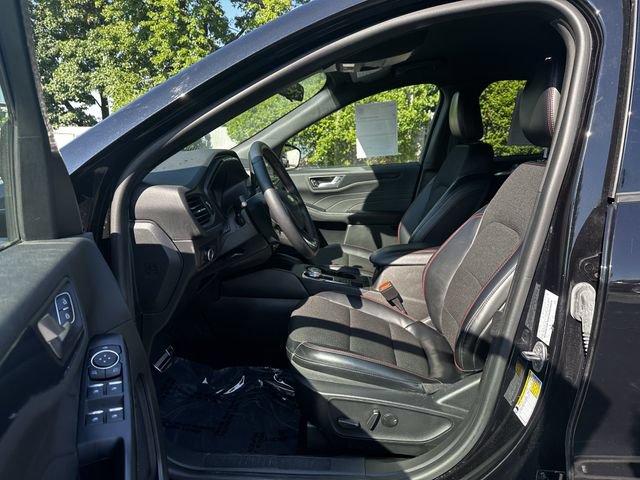 Certified 2024 Ford Escape ST-Line w/ Tech Pack #1 AWD/4WD image 19