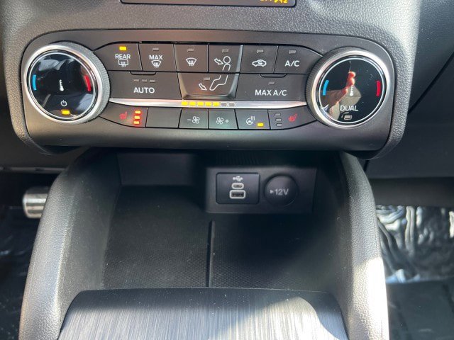 Certified 2024 Ford Escape ST-Line Select AWD/4WD image 13