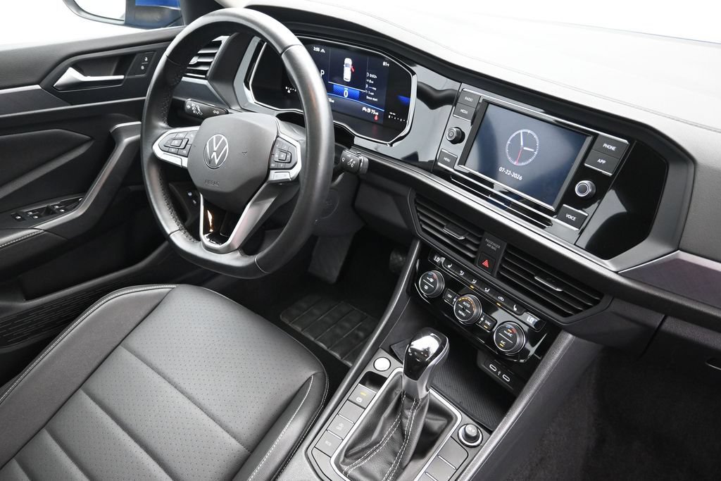 Used 2024 Volkswagen Jetta SE FWD image 18