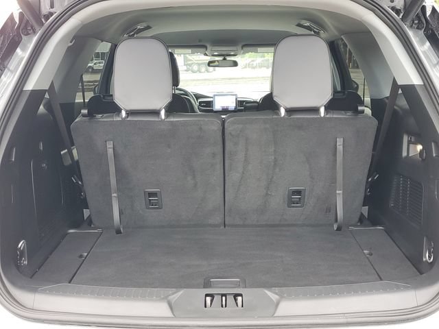 Certified 2024 Ford Explorer XLT w/ Equipment Group 202A AWD/4WD image 8