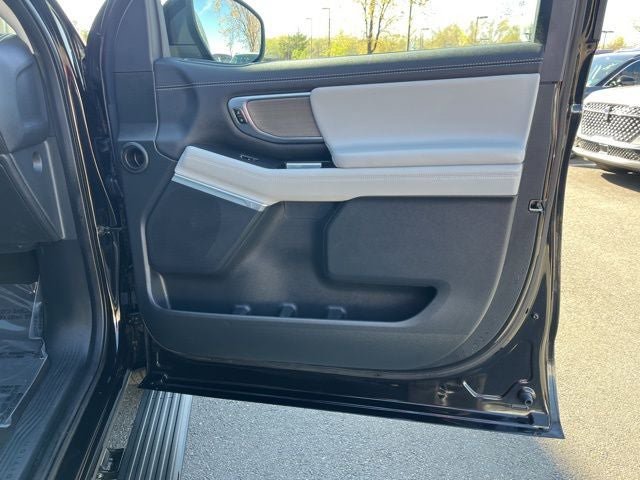 Certified 2025 Ford Expedition Max Platinum AWD/4WD image 24