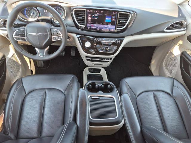 Used 2023 Chrysler Pacifica Touring-L FWD image 25