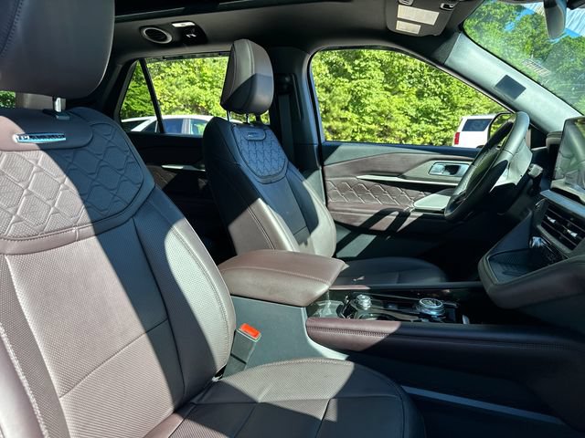 Certified 2025 Ford Explorer Platinum w/ Ultimate Package AWD/4WD image 19
