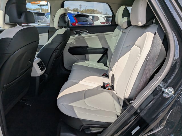 Used 2025 Kia Sportage EX w/ Premium Package FWD image 29