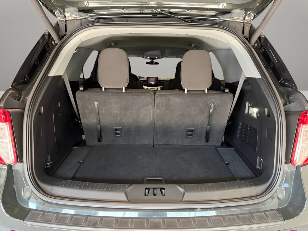 Certified 2023 Ford Explorer XLT w/ Class IV Trailer Tow Package AWD/4WD image 9
