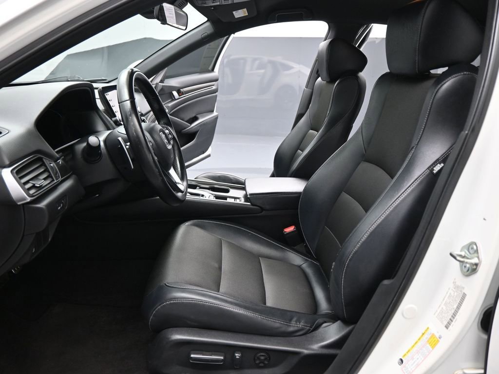 Used 2018 Honda Accord Sport image 9