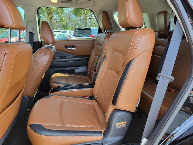 Used 2022 Nissan Pathfinder Platinum w/ Cargo Package image 16