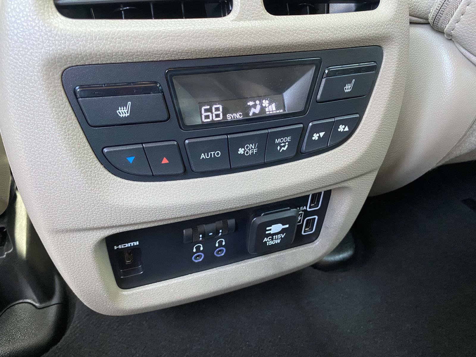 Used 2022 Honda Pilot Touring image 14