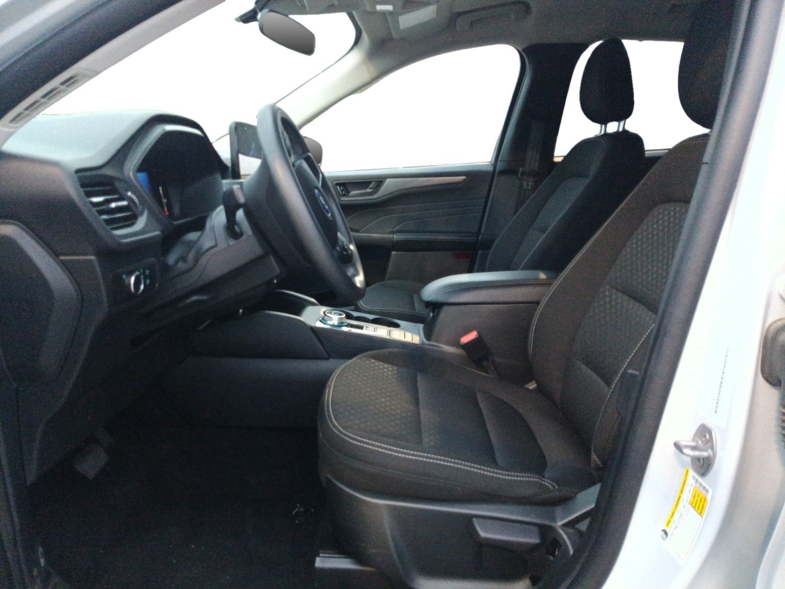 Certified 2025 Ford Escape Active AWD/4WD image 9