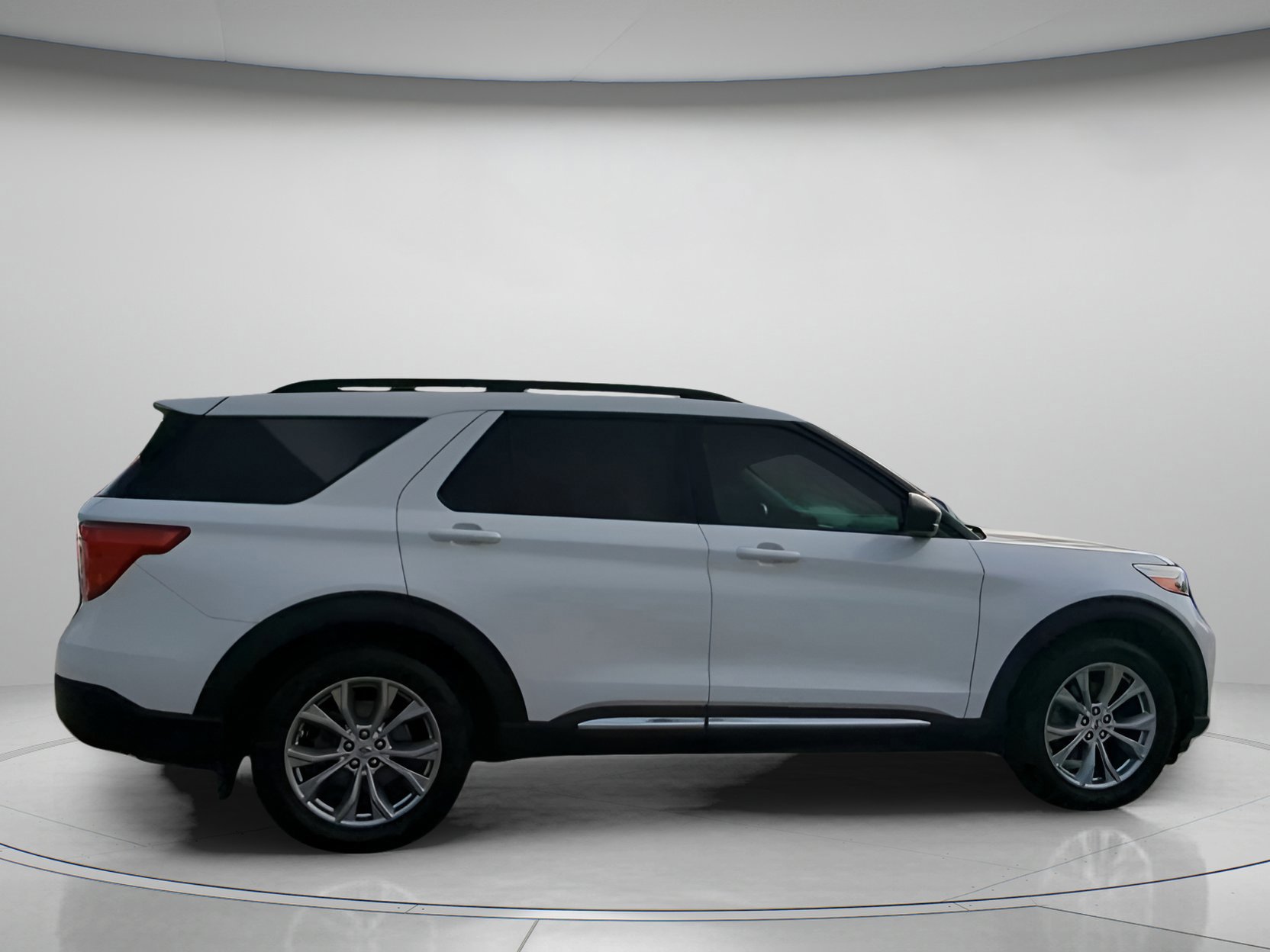 Certified 2020 Ford Explorer XLT w/ Equipment Group 202A image 23