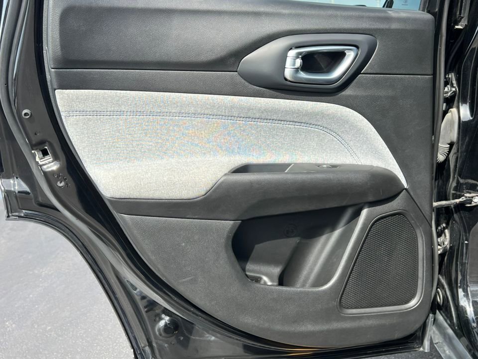 Used 2024 Jeep Compass Latitude AWD/4WD image 33