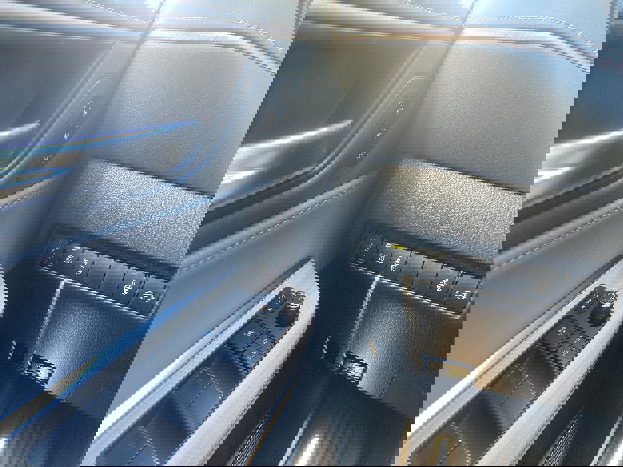 Used 2021 Toyota Venza XLE w/ Softex Package image 22