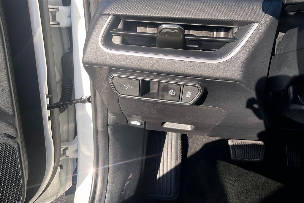 Used 2026 Kia K4 FWD image 36