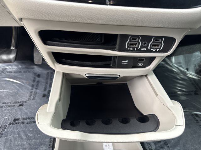 Used 2022 Chrysler Pacifica Touring-L FWD image 25