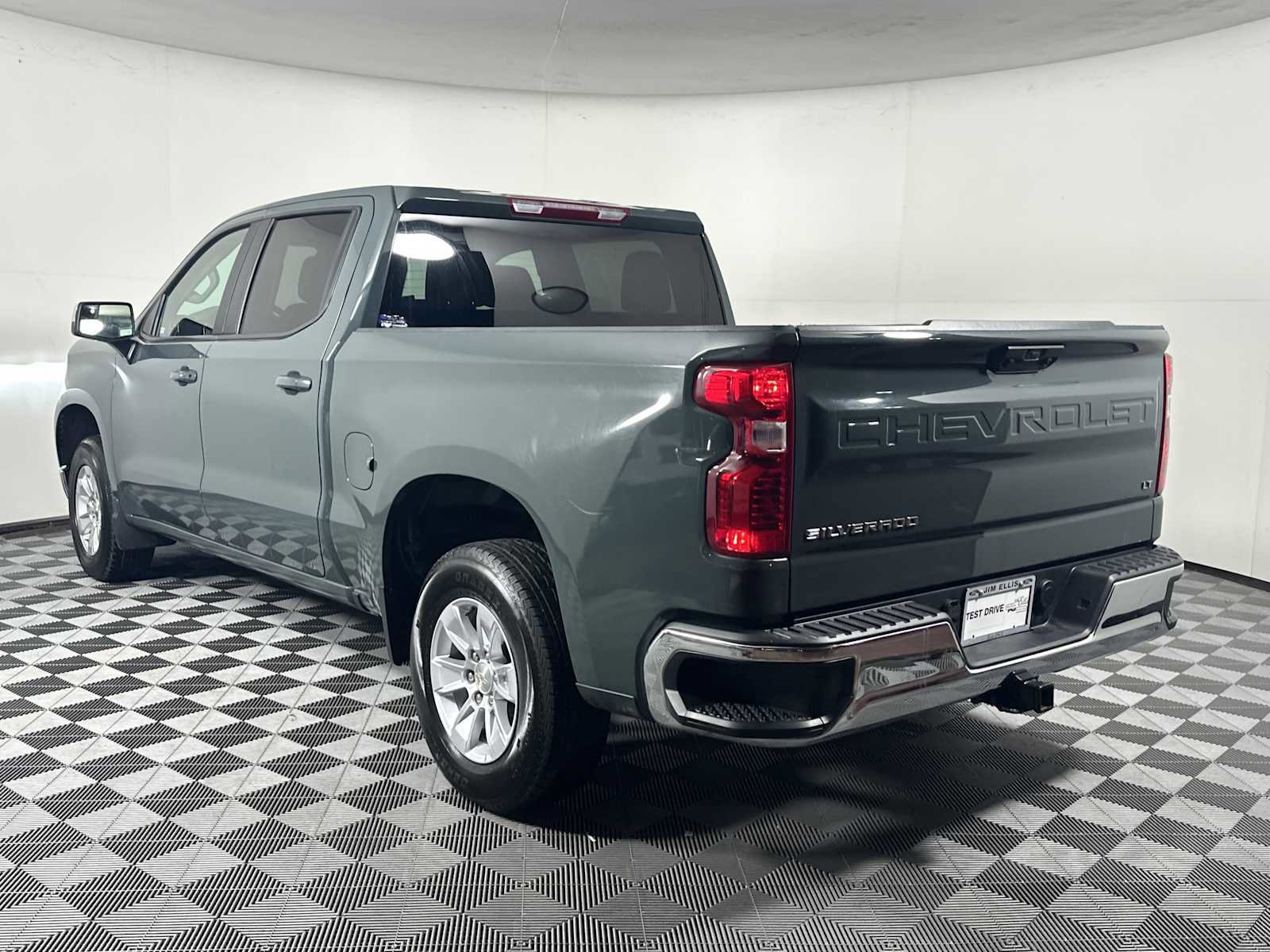 Used 2025 Chevrolet Silverado 1500 LT image 3