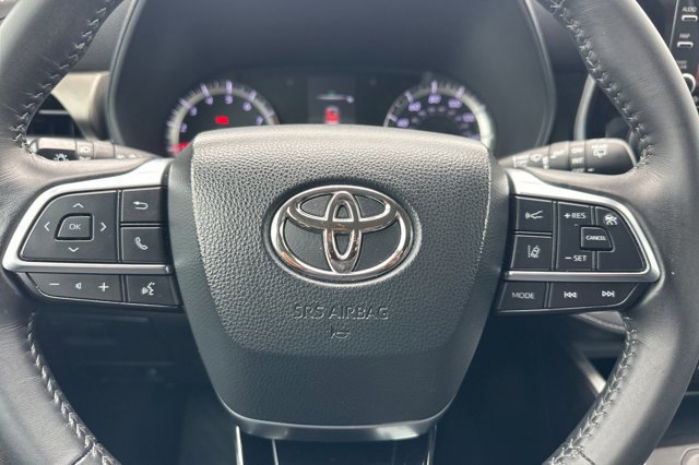 Used 2020 Toyota Highlander LE image 30