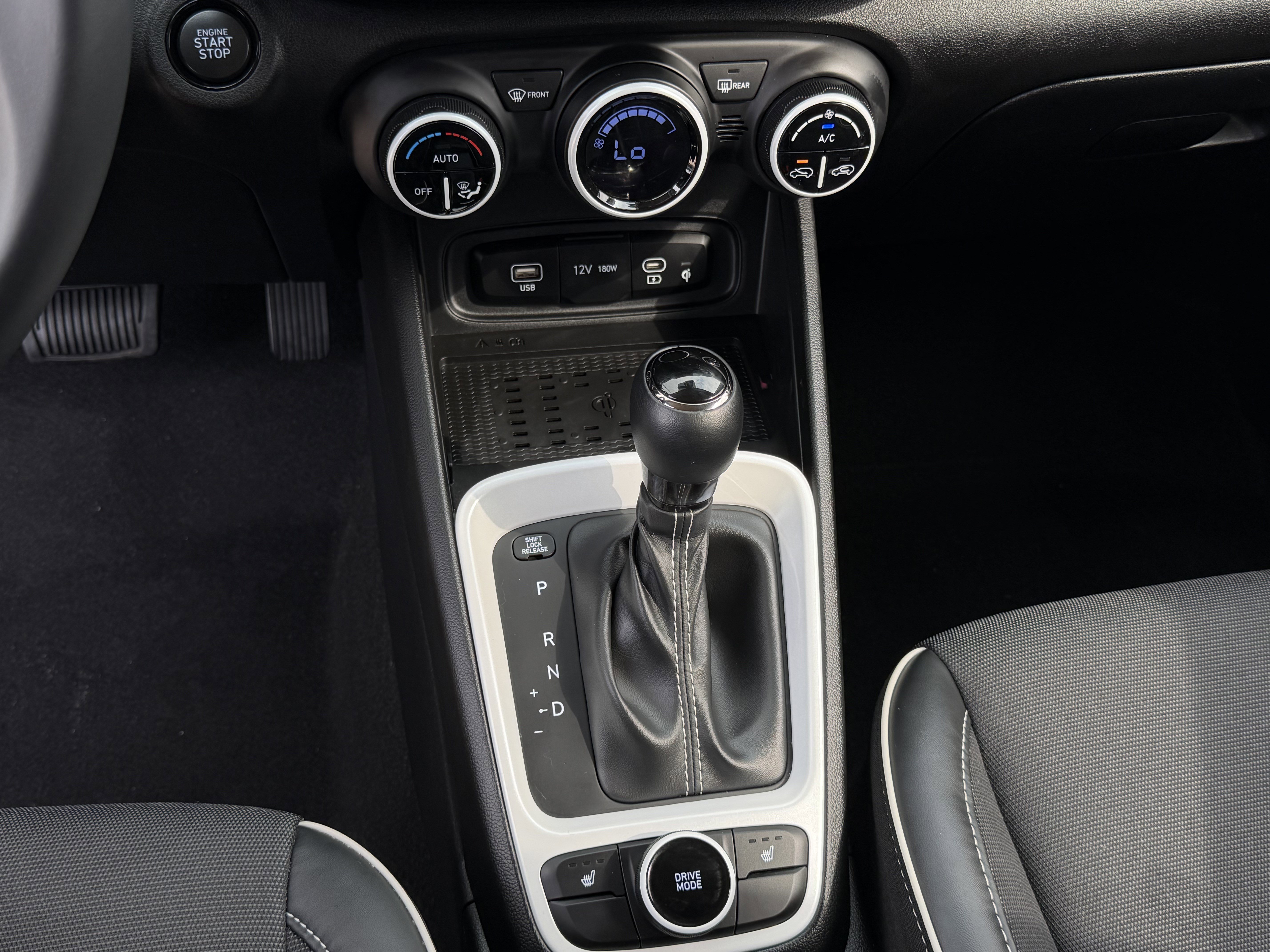 Used 2024 Hyundai Kona SEL w/ Convenience Package FWD image 39