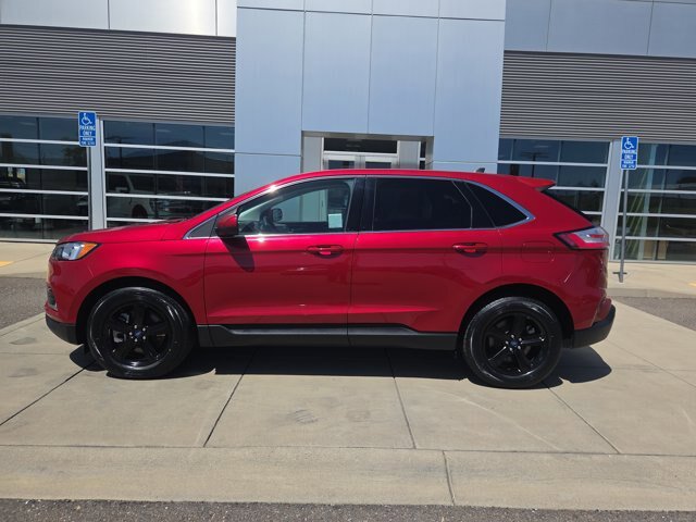 Certified 2022 Ford Edge SEL w/ Convenience Package AWD/4WD image 2