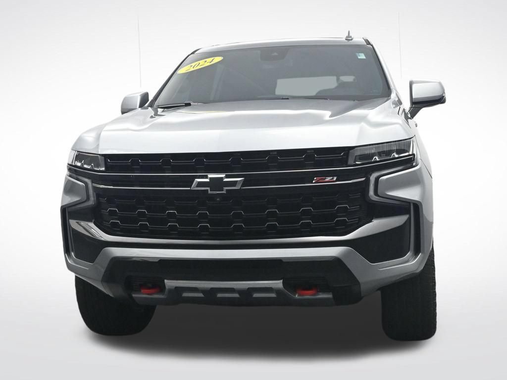 Used 2024 Chevrolet Tahoe Z71 w/ Luxury Package AWD/4WD image 2