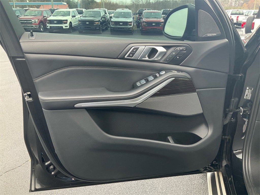 Used 2023 BMW X7 xDrive40i w/ Premium Package image 17