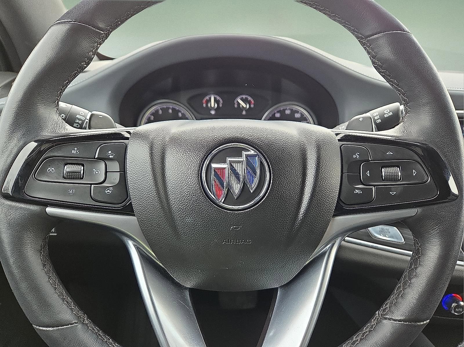 Used 2024 Buick Enclave Essence image 24