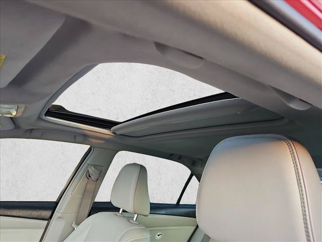 Used 2017 Toyota Camry XLE w/ Moonroof Package FWD image 12