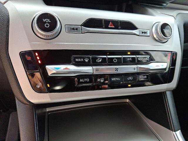 Certified 2022 Ford Explorer XLT w/ Equipment Group 202A AWD/4WD image 16