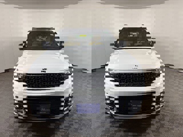 Used 2023 Jeep Grand Cherokee L Summit w/ Advanced Protech Group IV image 5