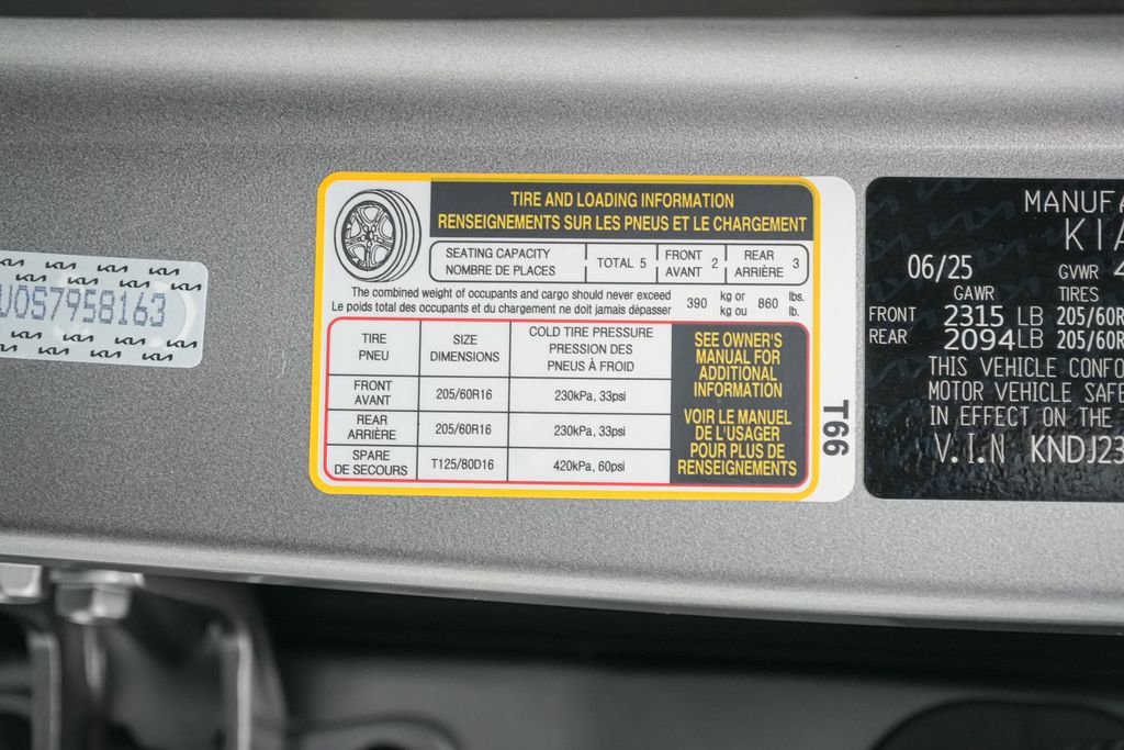 Used 2025 Kia Soul LX FWD image 23