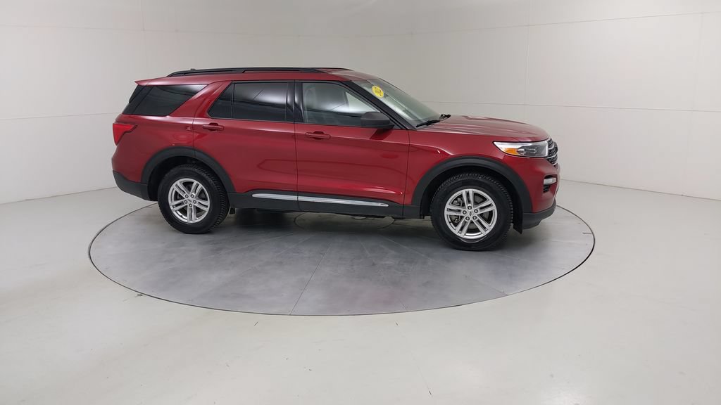 Certified 2022 Ford Explorer XLT w/ Equipment Group 202A AWD/4WD image 12
