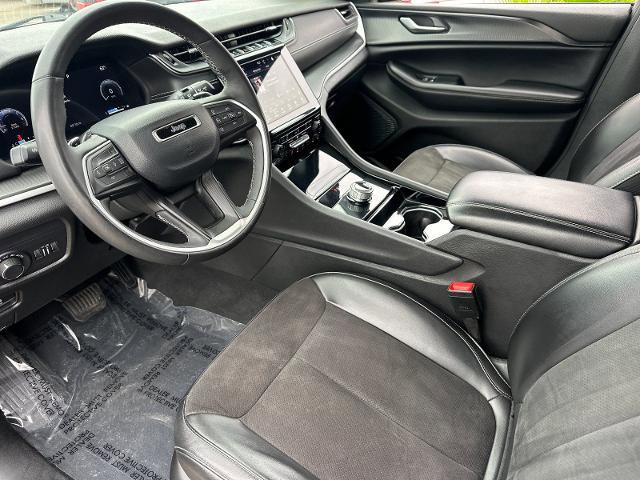 Used 2023 Jeep Grand Cherokee L Laredo AWD/4WD image 9
