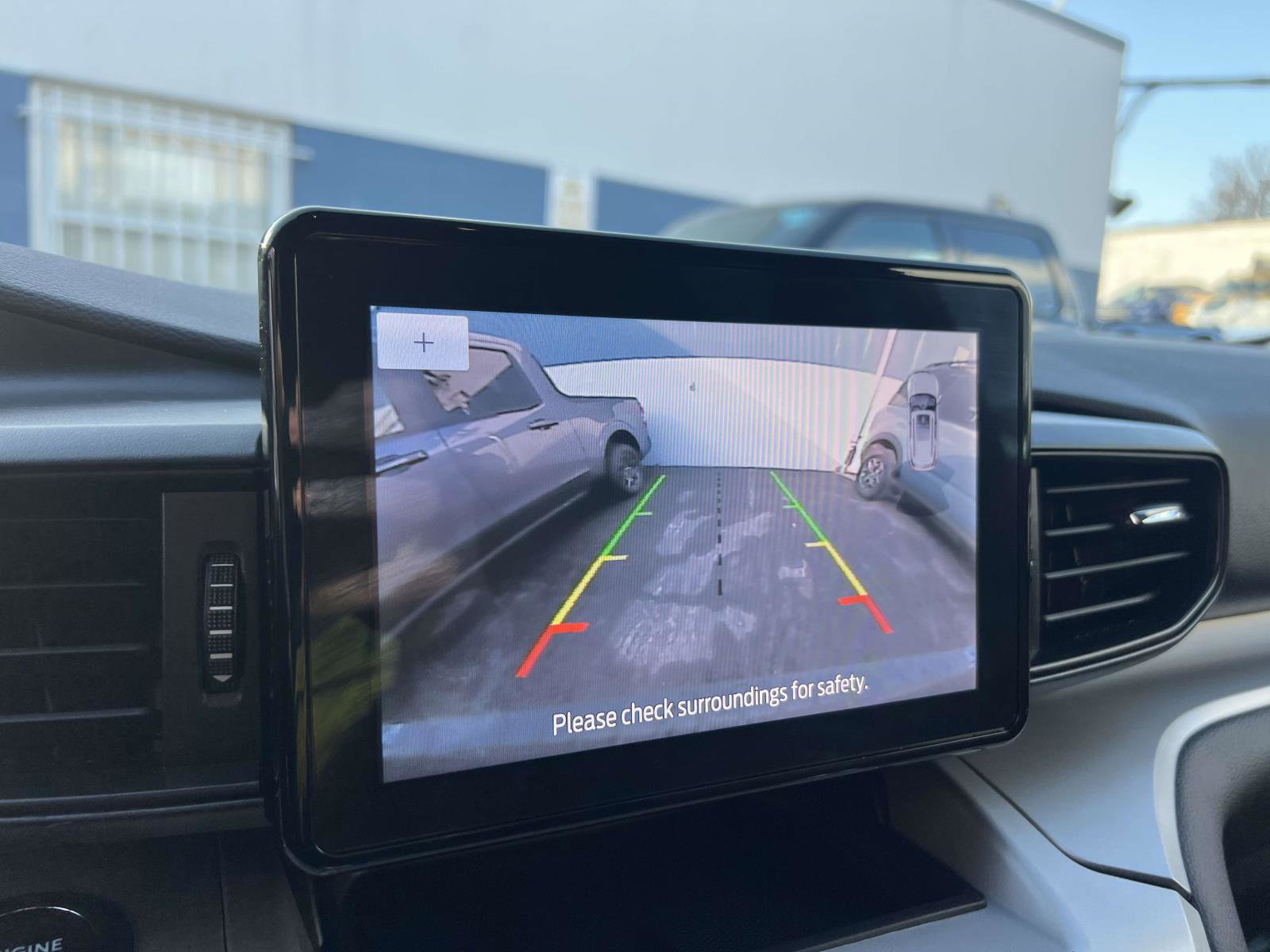 Certified 2022 Ford Explorer XLT image 27