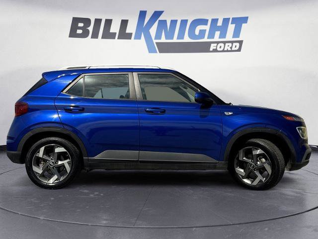Used 2022 Hyundai Venue SEL image 6