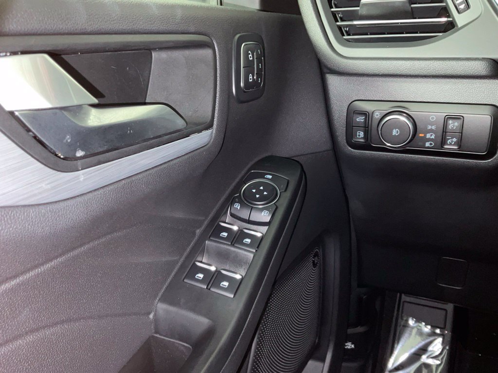 Certified 2025 Ford Escape Platinum w/ Premium Technology Package FWD image 21