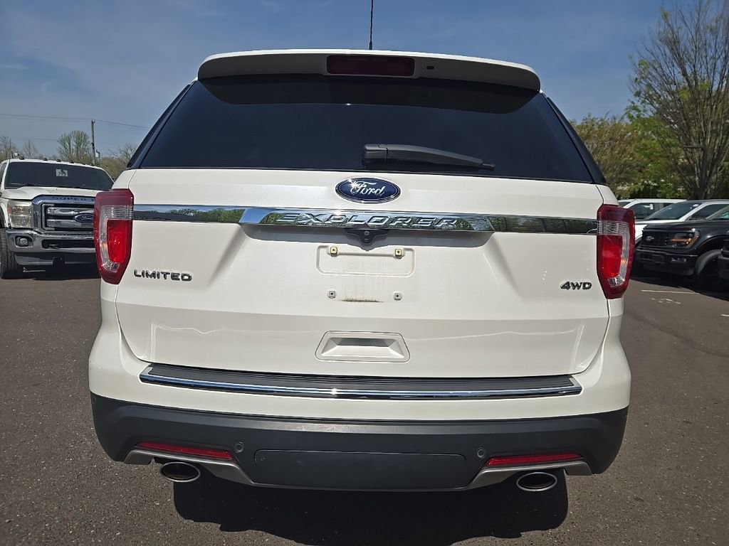 Certified 2019 Ford Explorer Limited w/ Ford Safe & Smart Package AWD/4WD image 5