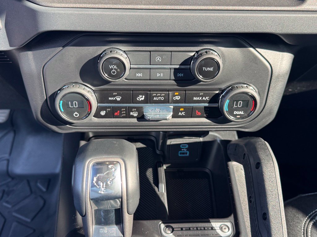 Certified 2025 Ford Bronco Badlands AWD/4WD image 19