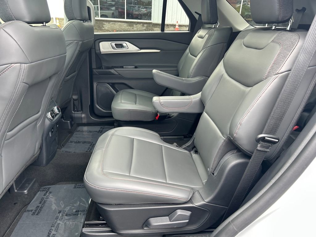 Certified 2025 Ford Explorer Active w/ Active Comfort Package image 9