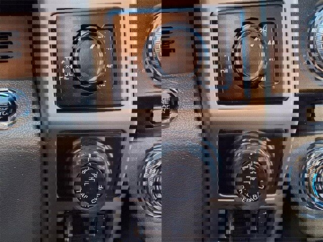 Certified 2018 Ford F150 Lariat w/ Equipment Group 502A Luxury image 21