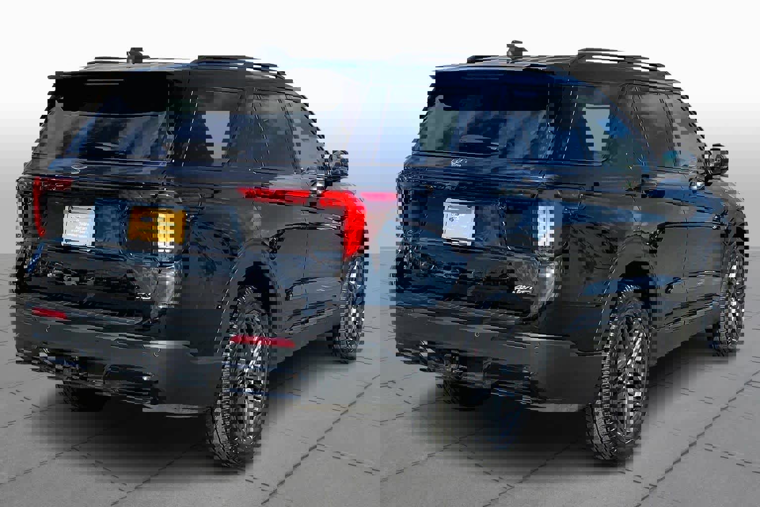 Certified 2025 Ford Explorer ST-Line w/ Premium Package image 3