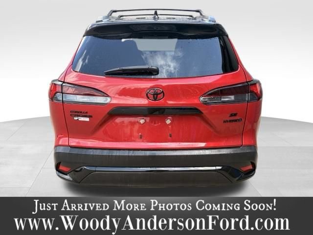 Used 2024 Toyota Corolla Cross AWD Hybrid w/ Moonroof Package image 5