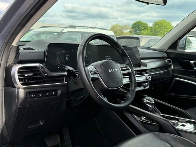 Used 2025 Kia Telluride S FWD image 14