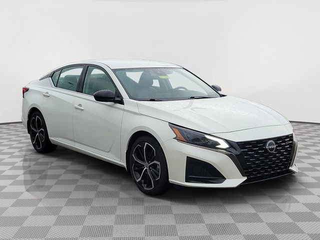 Used 2023 Nissan Altima 2.5 SR FWD image 7